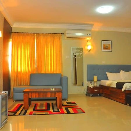 Royal Kaft Hotel Ikorodu Extérieur photo