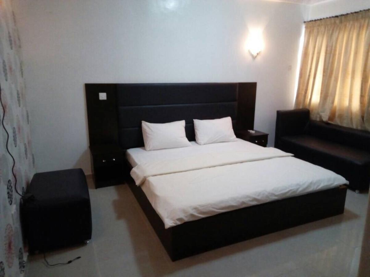 Royal Kaft Hotel Ikorodu Extérieur photo