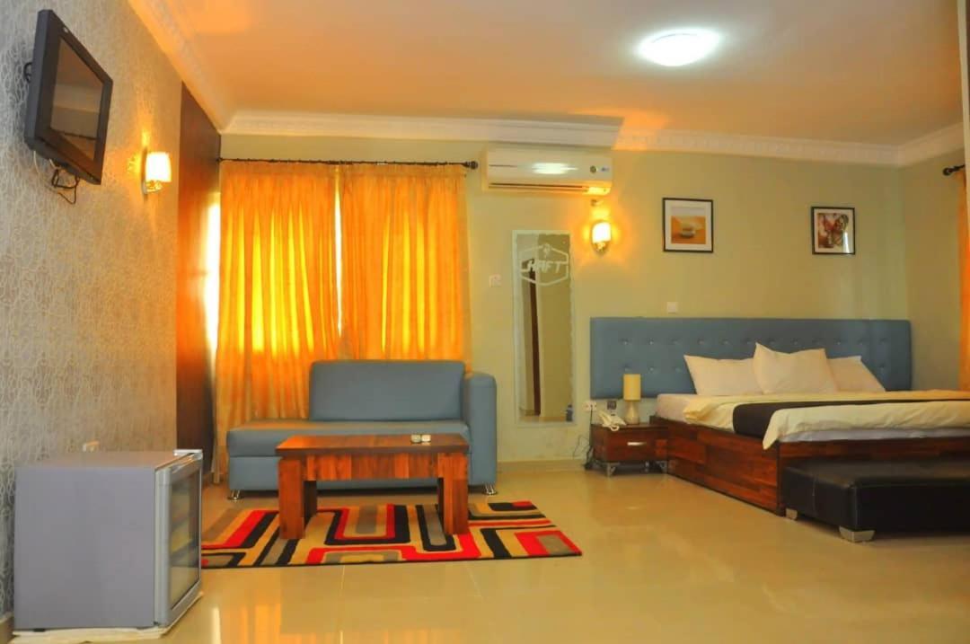 Royal Kaft Hotel Ikorodu Extérieur photo