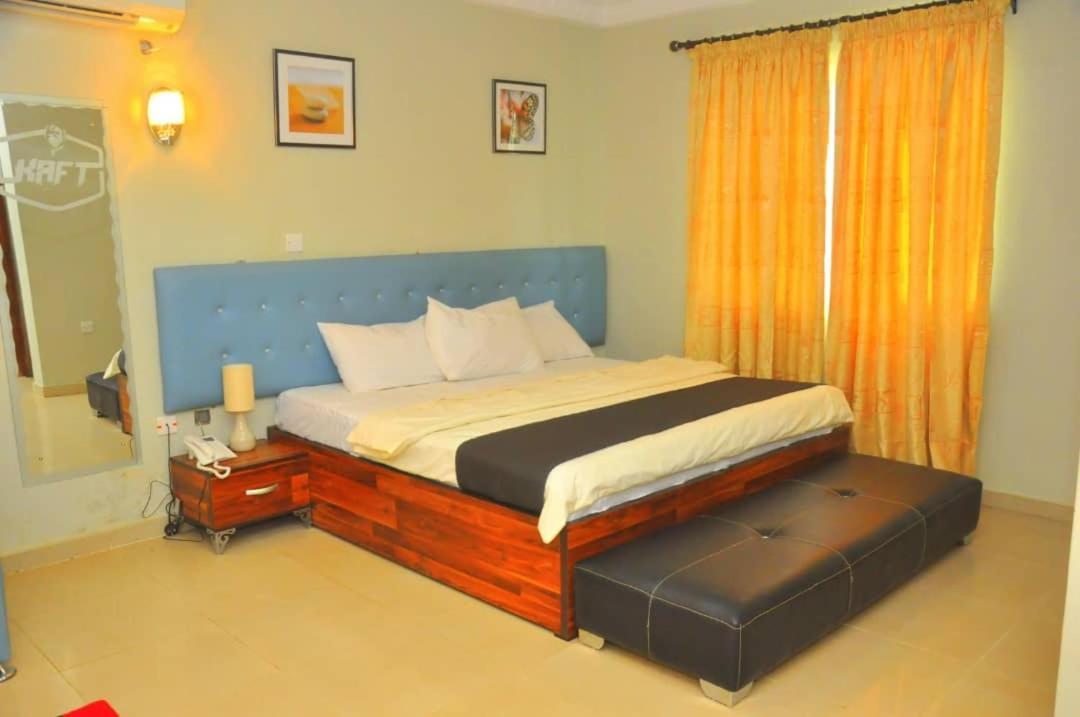 Royal Kaft Hotel Ikorodu Extérieur photo